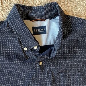 Dockers Men's Dark Blue Patterned Button-Down Shirt